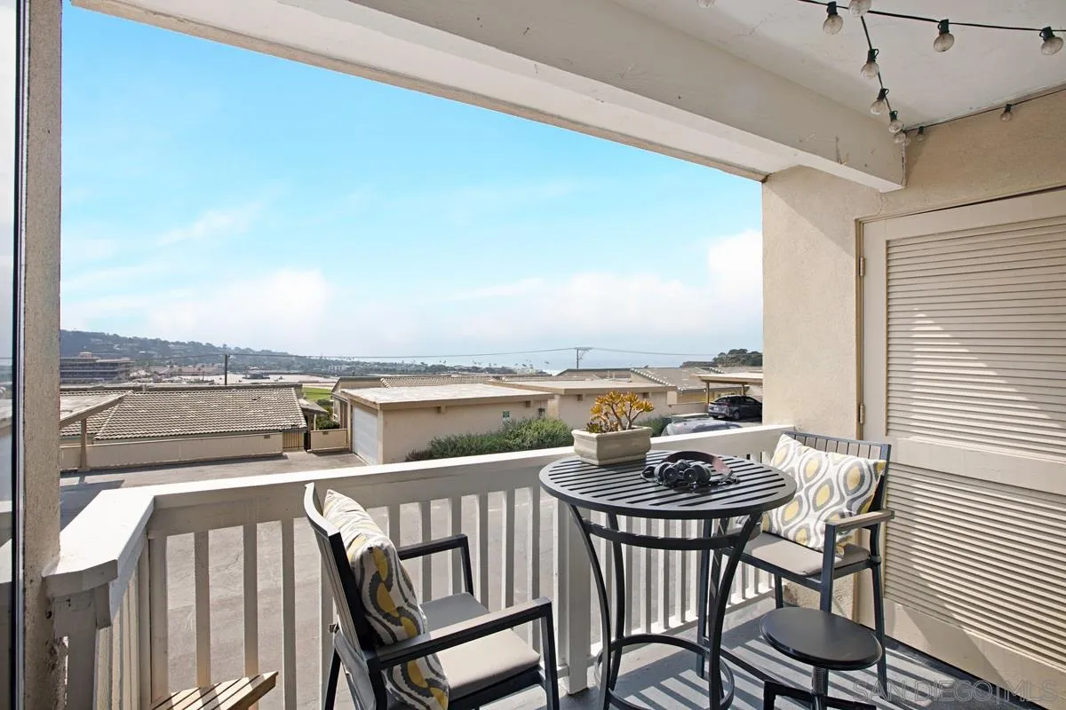 218 Turf View Dr