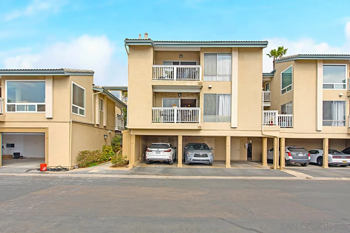 218 Turf View Dr