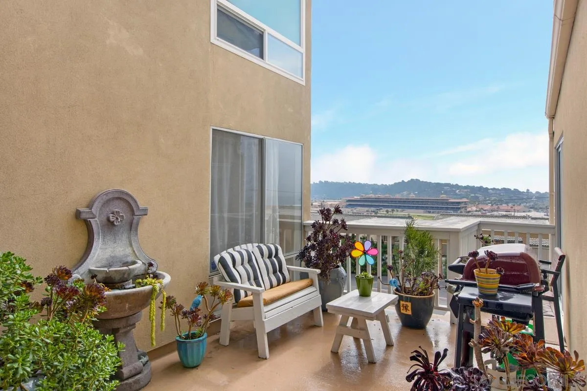 218 Turf View Dr
