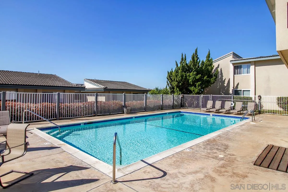 218 Turf View Dr