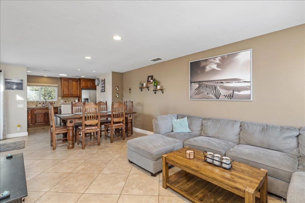 827 Bayberry Ct.