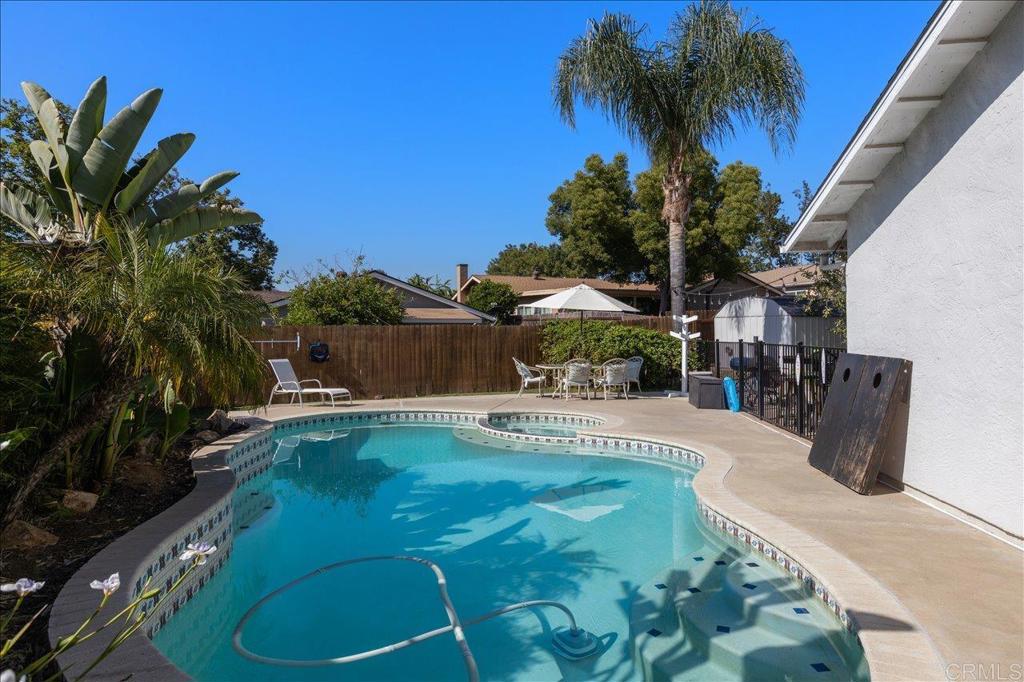 827 Bayberry Ct.