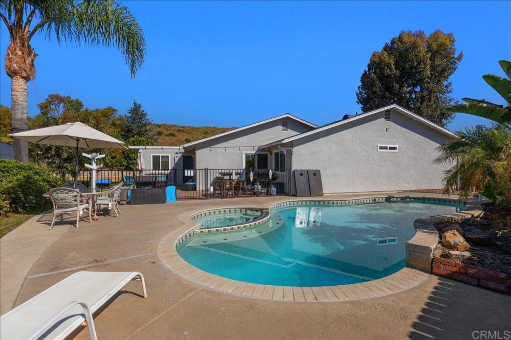 827 Bayberry Ct.