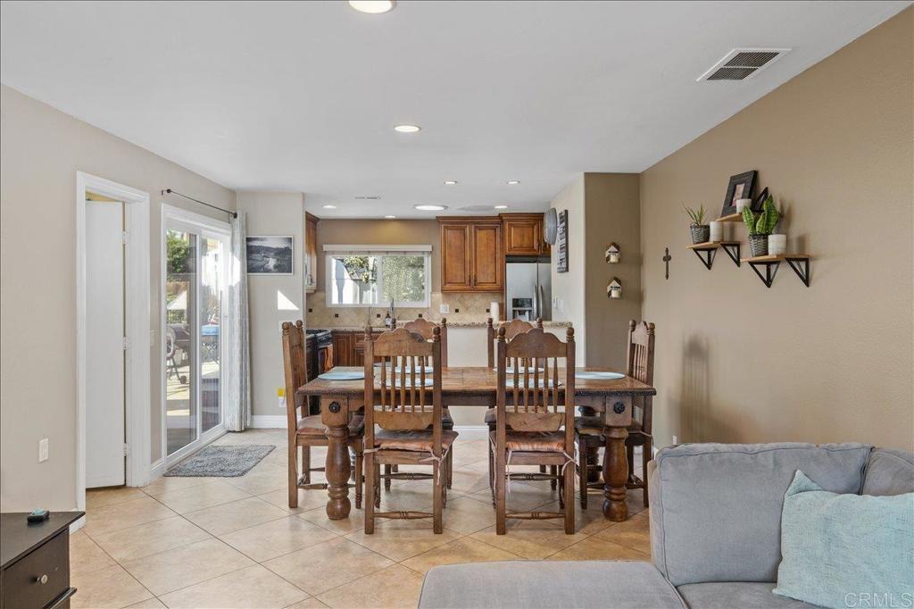 827 Bayberry Ct.