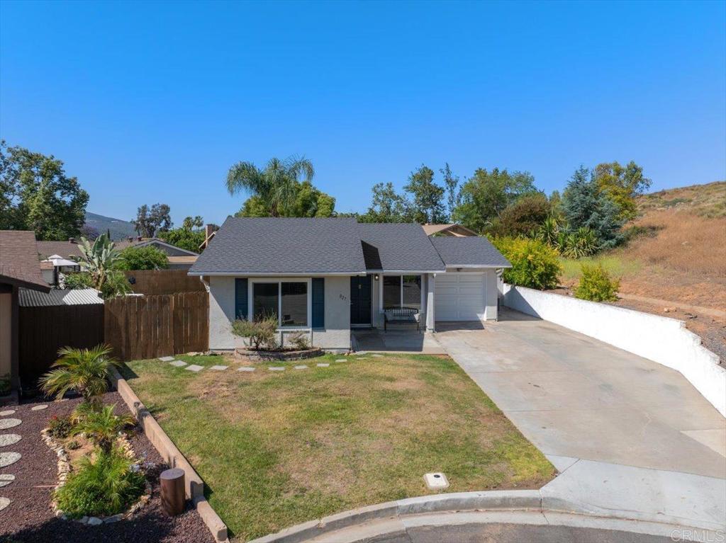 827 Bayberry Ct.