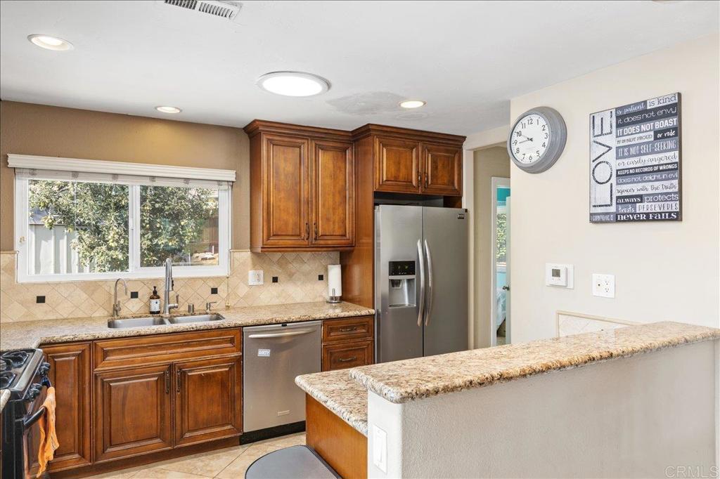 827 Bayberry Ct.