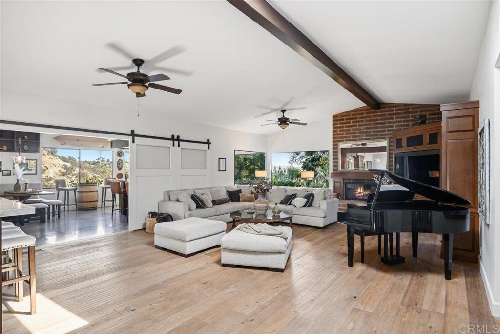 734 Avocado Ct
