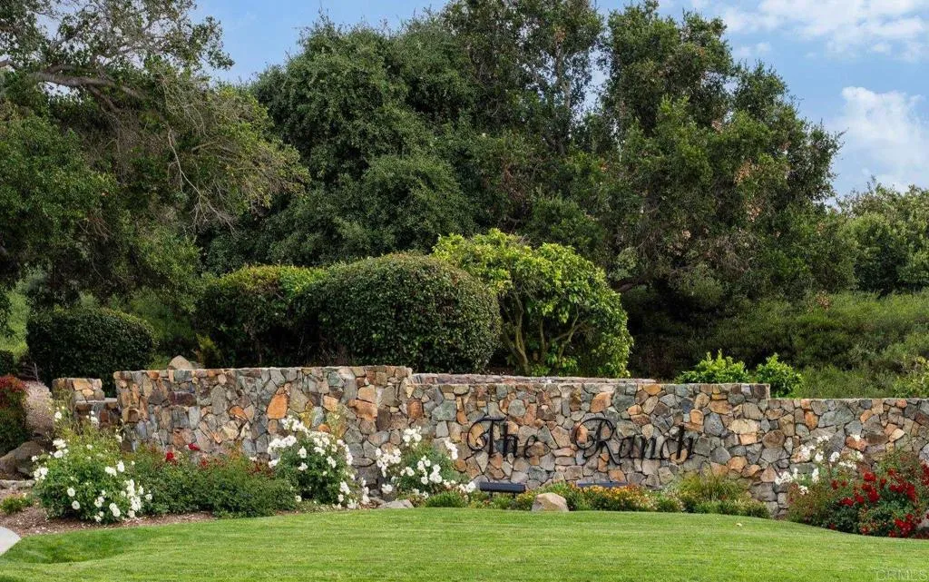 7949 Sitio Redonda