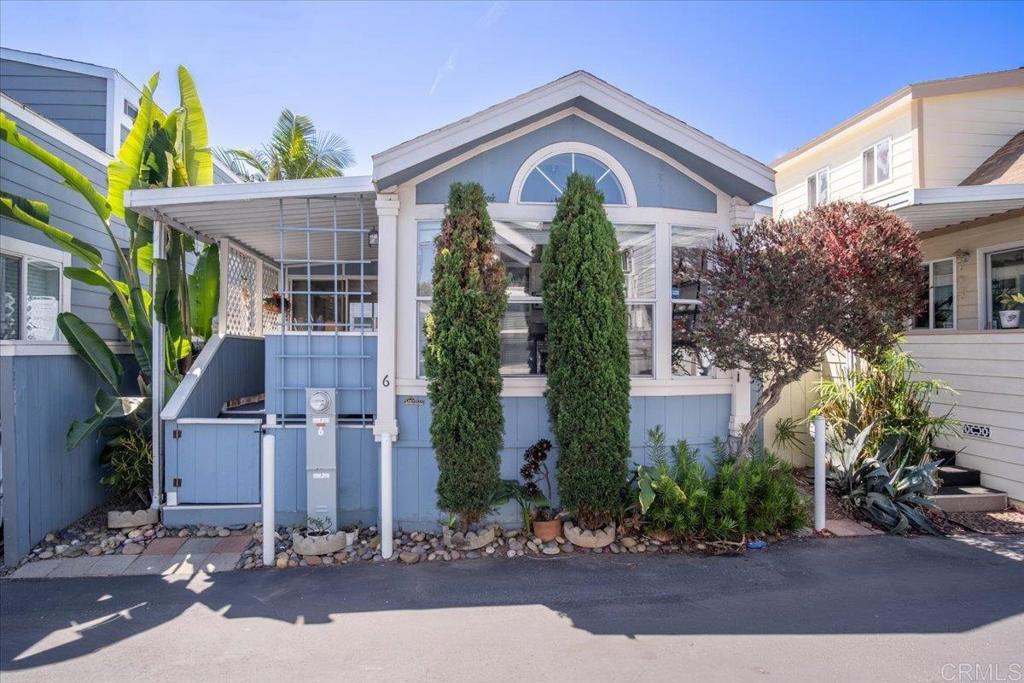 1624 N. Coast Highway 101 6