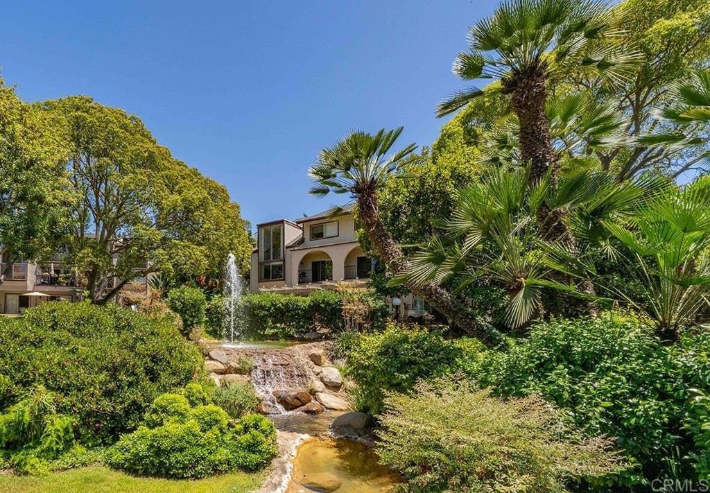 4016 Layang Layang Circle C