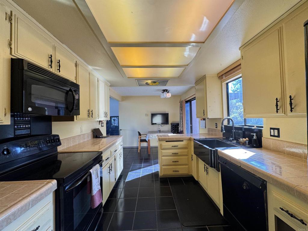 2115 Encinitas Boulevard
