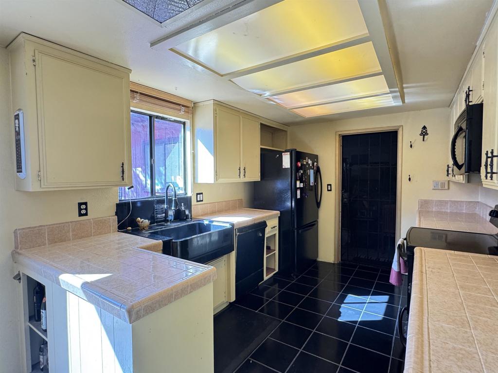 2115 Encinitas Boulevard