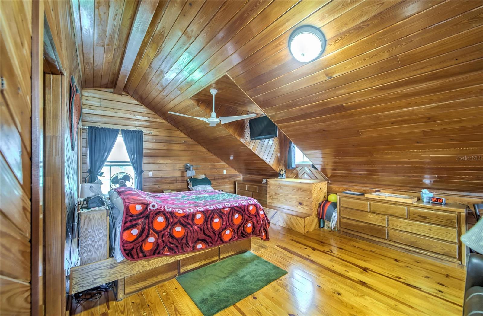 19320 GRANGE HALL LOOP