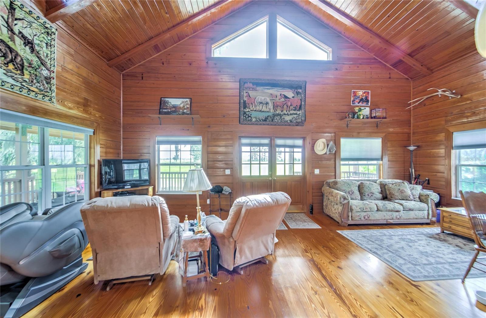 19320 GRANGE HALL LOOP