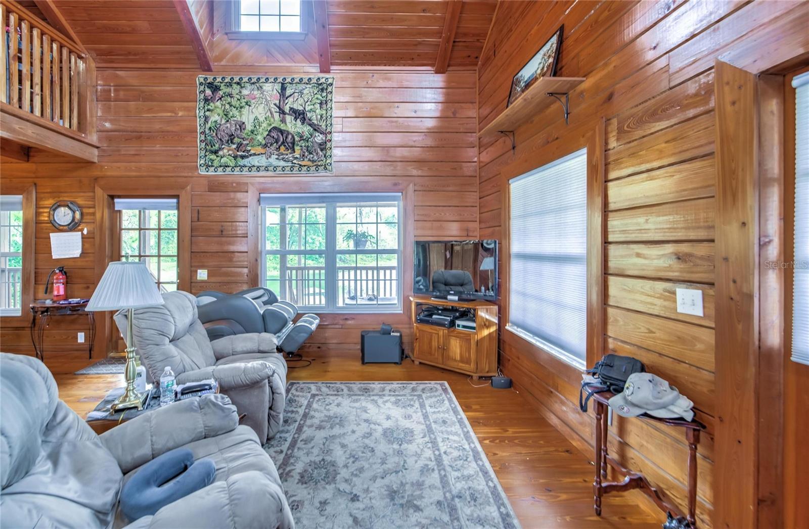 19320 GRANGE HALL LOOP