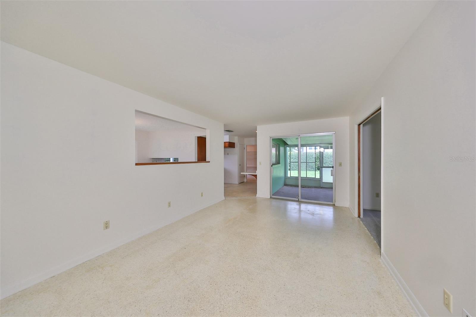 10902 CARROLLWOOD DR