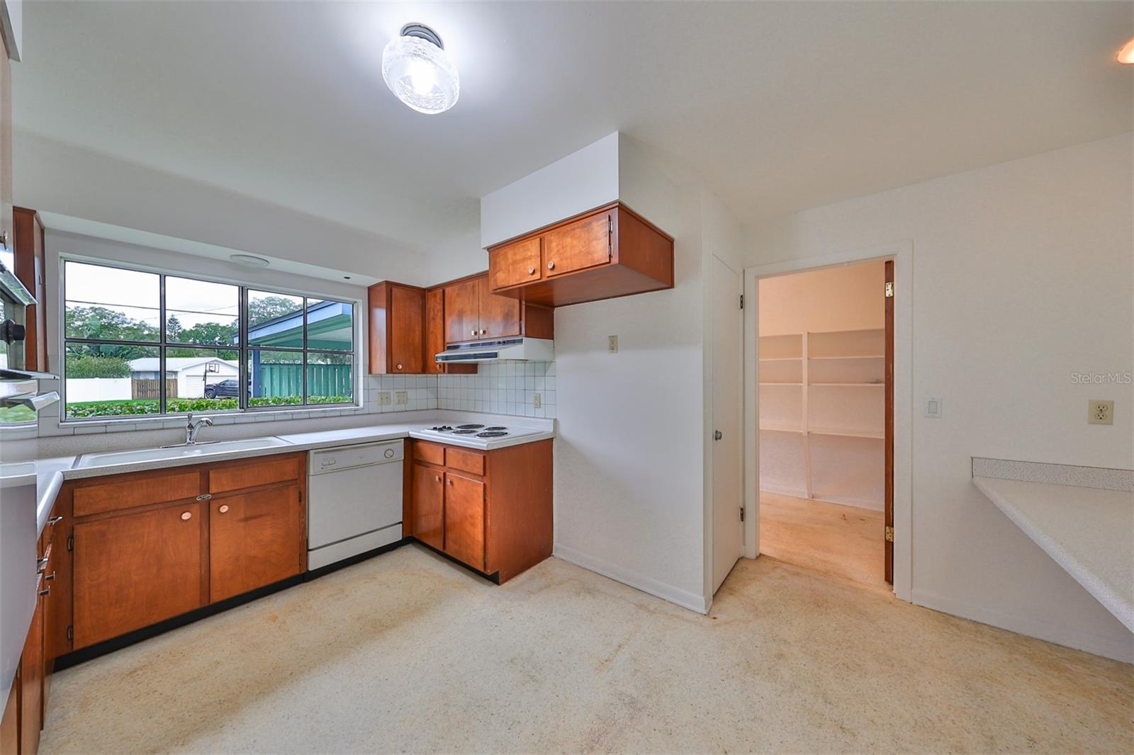 10902 CARROLLWOOD DR