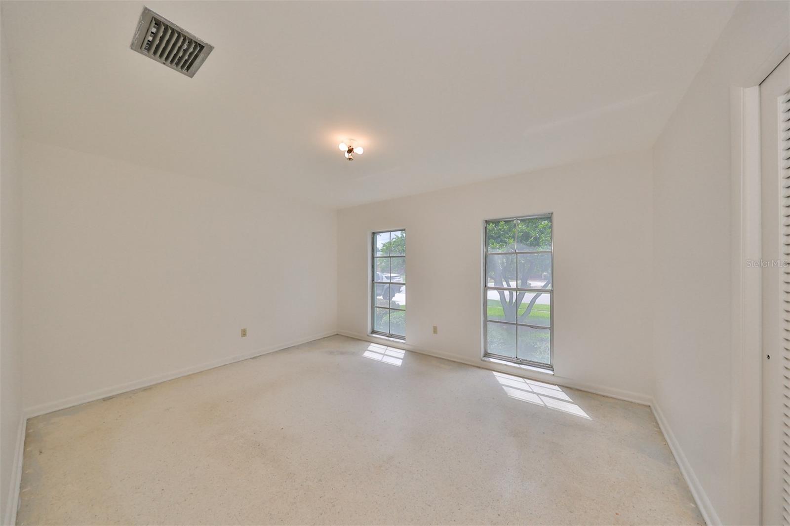 10902 CARROLLWOOD DR