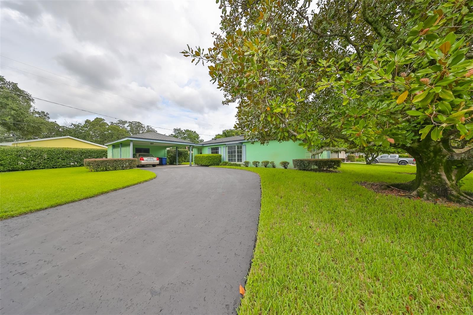 10902 CARROLLWOOD DR