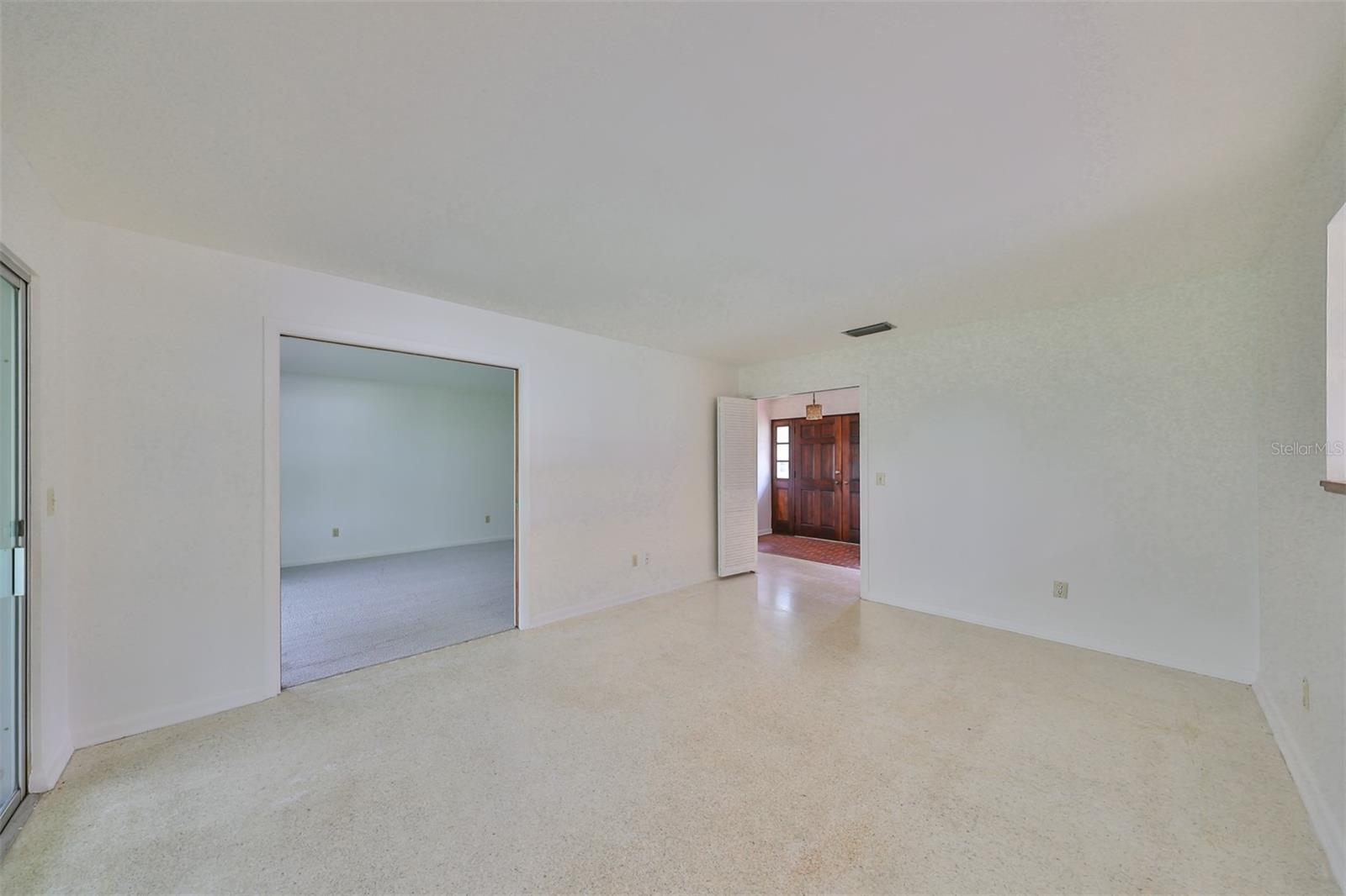 10902 CARROLLWOOD DR