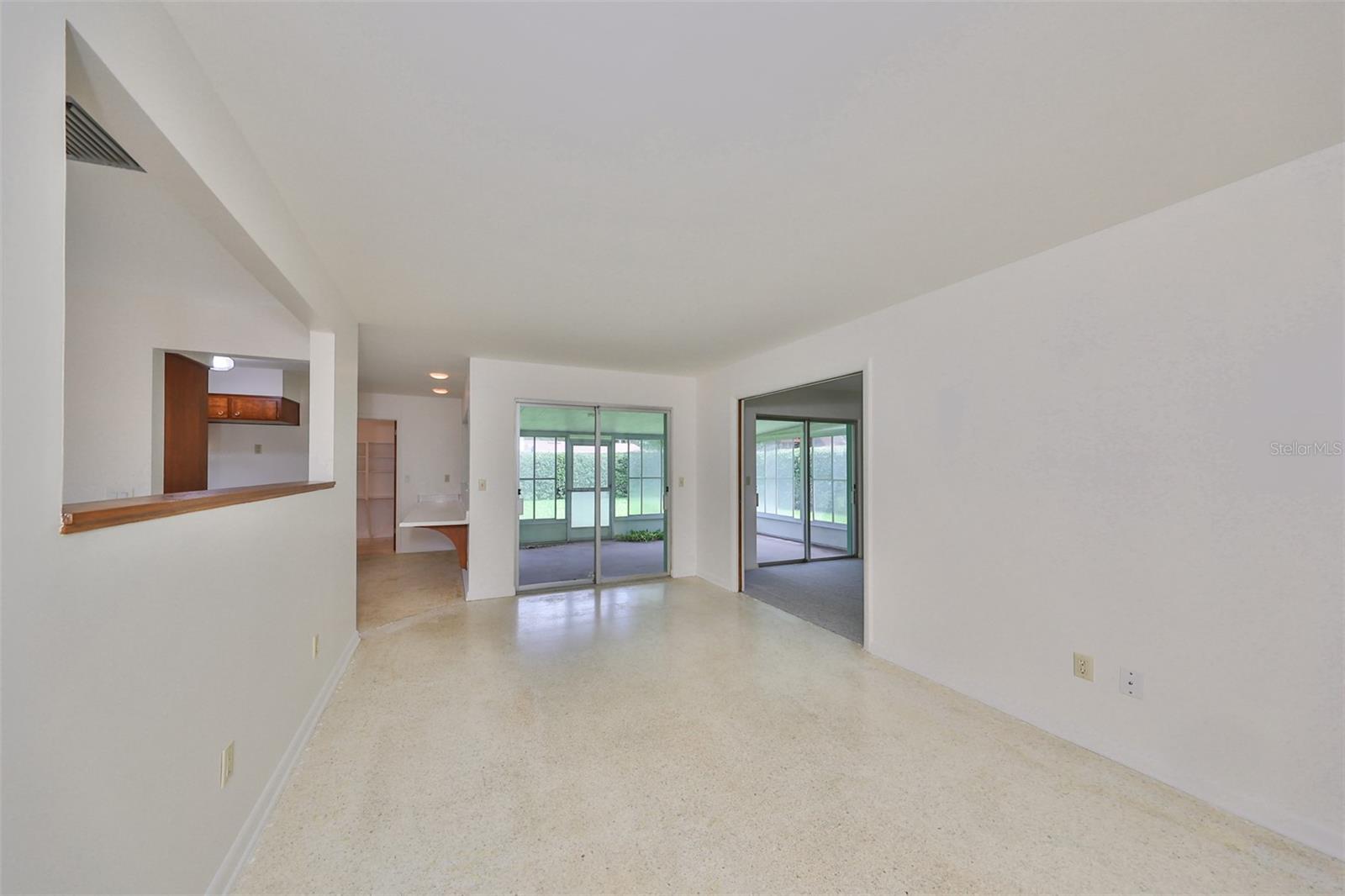10902 CARROLLWOOD DR