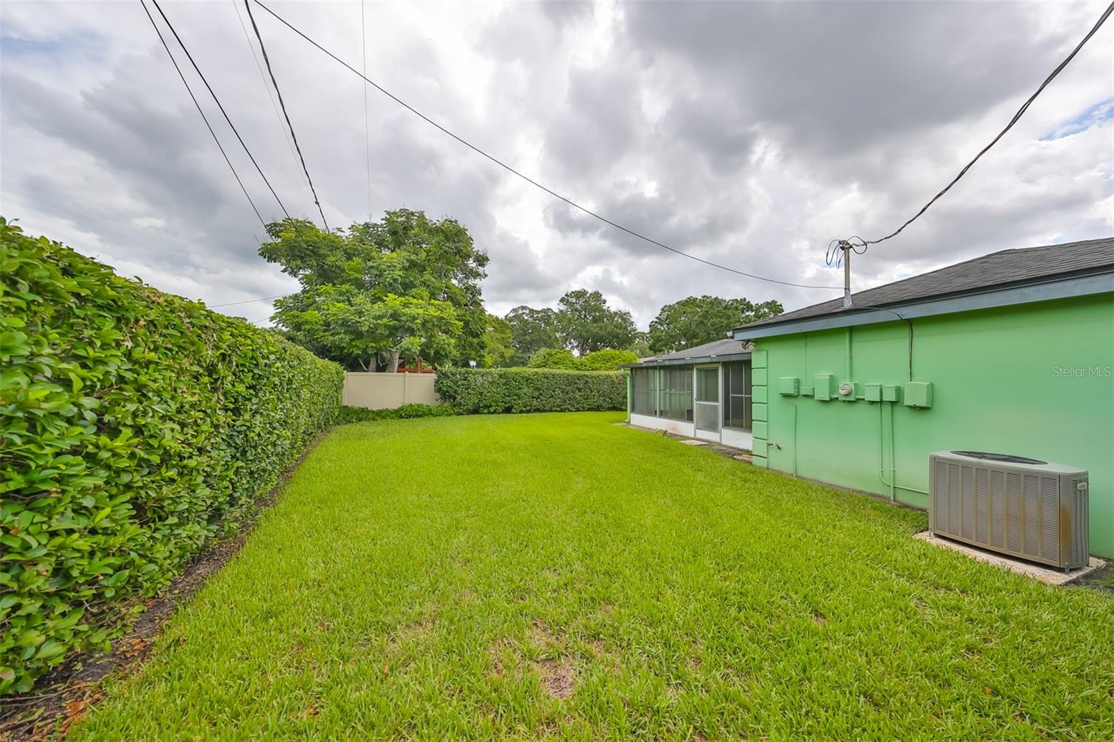 10902 CARROLLWOOD DR