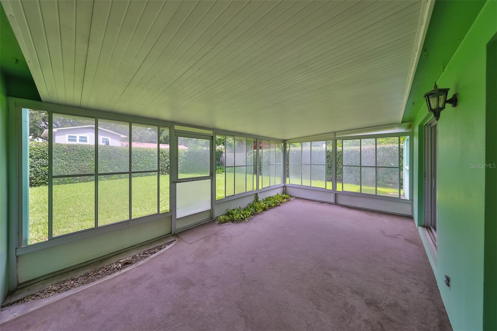 10902 CARROLLWOOD DR