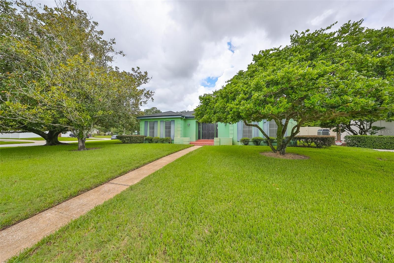10902 CARROLLWOOD DR