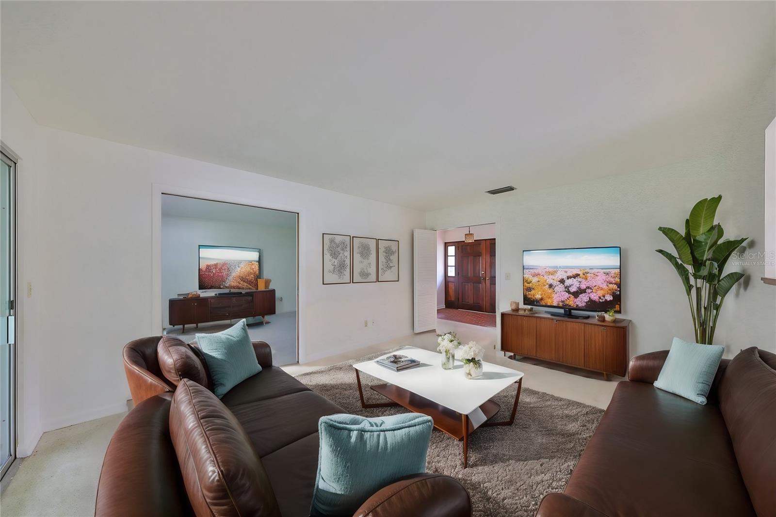 10902 CARROLLWOOD DR