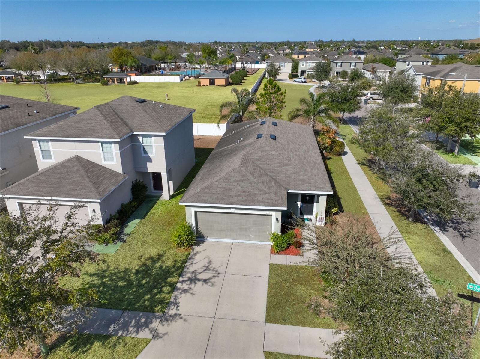 14401 DUNROBIN DR