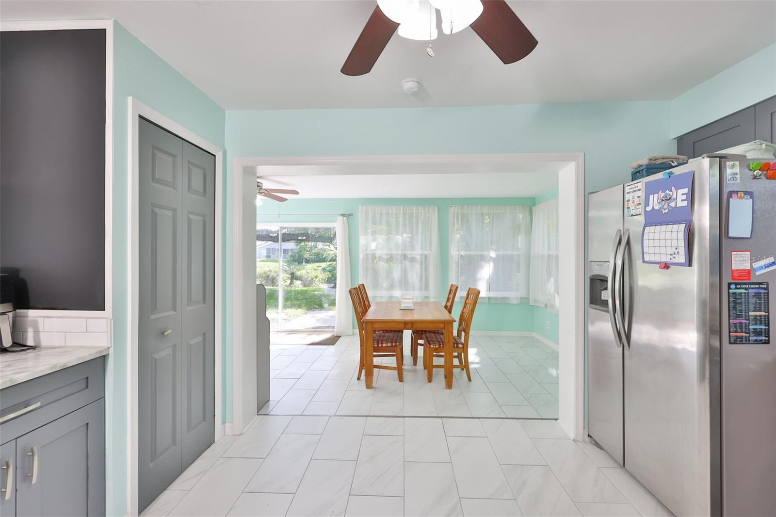 2335 SURREY LN