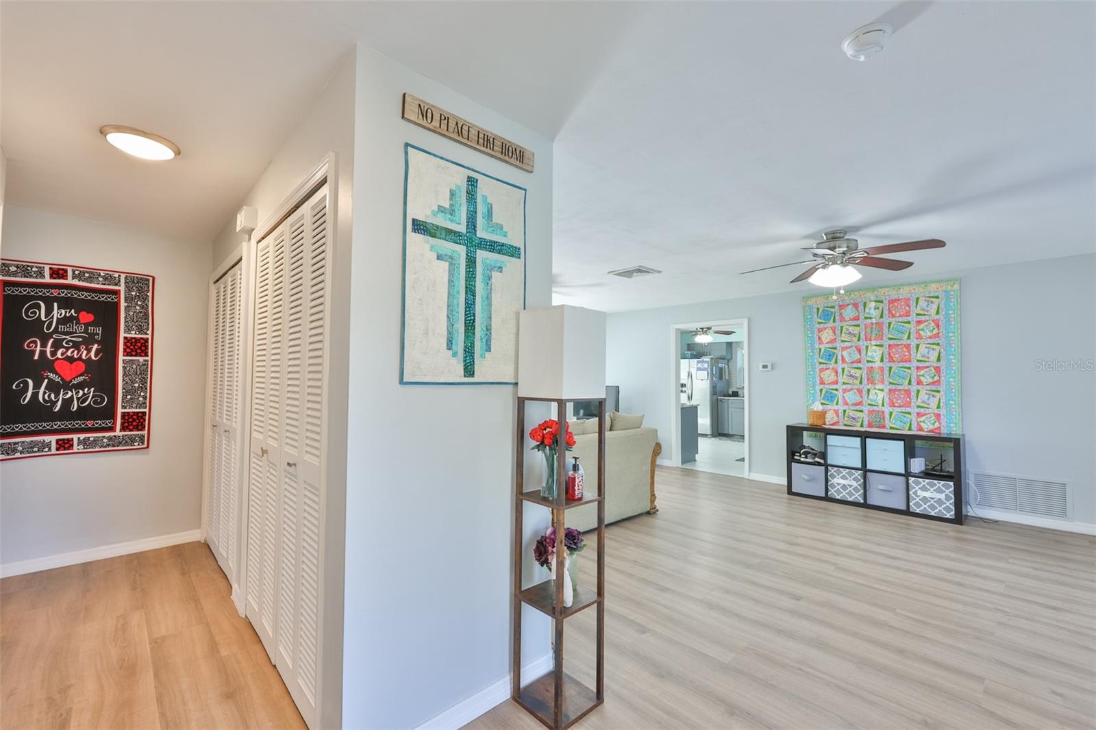 2335 SURREY LN