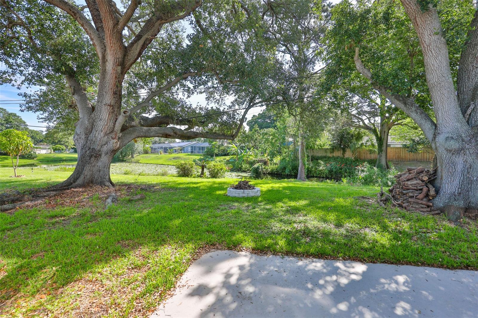 2335 SURREY LN