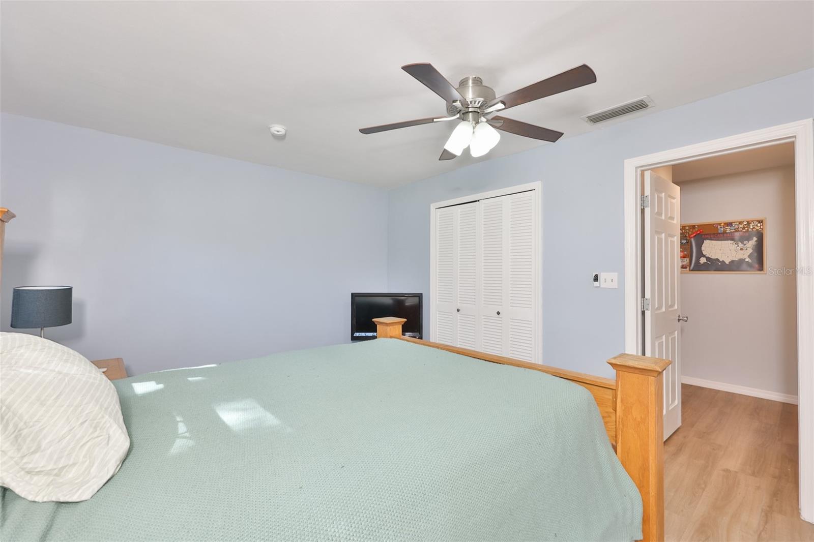 2335 SURREY LN