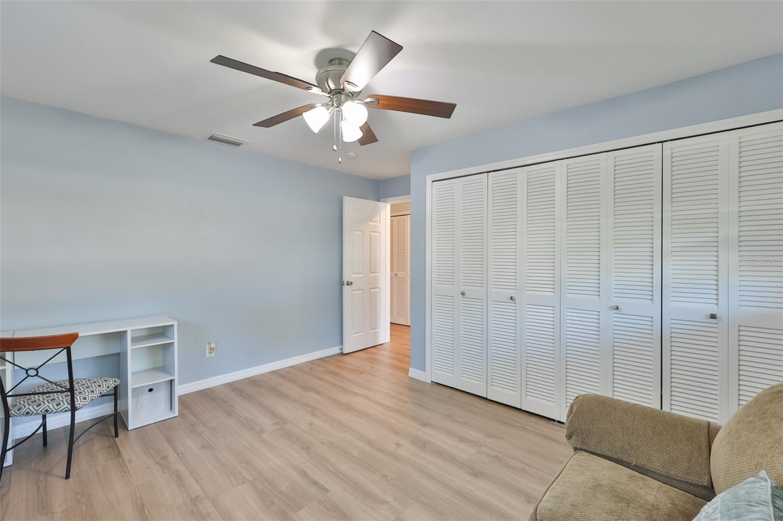 2335 SURREY LN