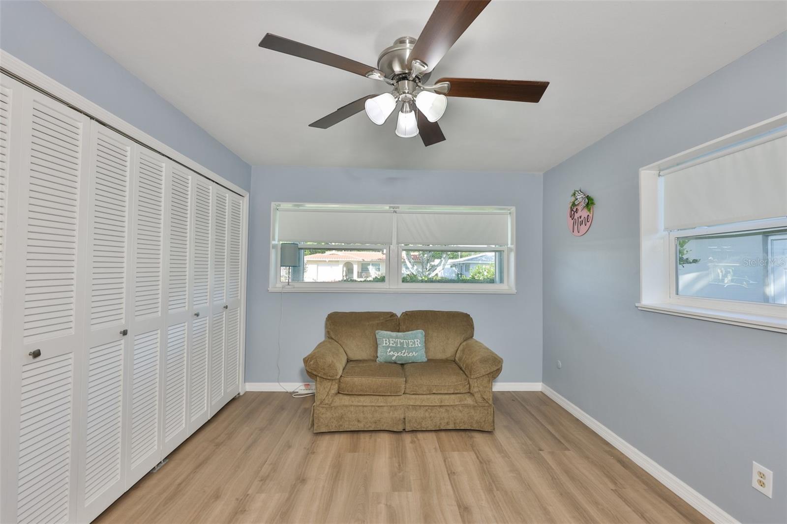 2335 SURREY LN