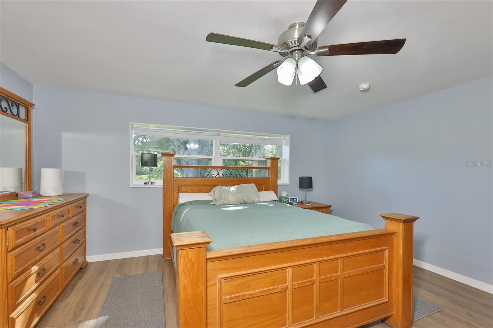 2335 SURREY LN