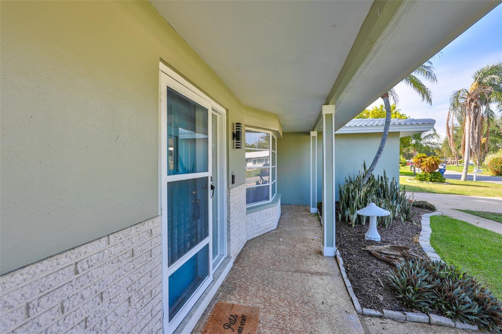 2335 SURREY LN