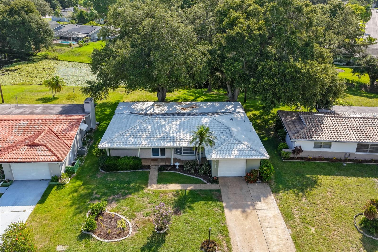 2335 SURREY LN