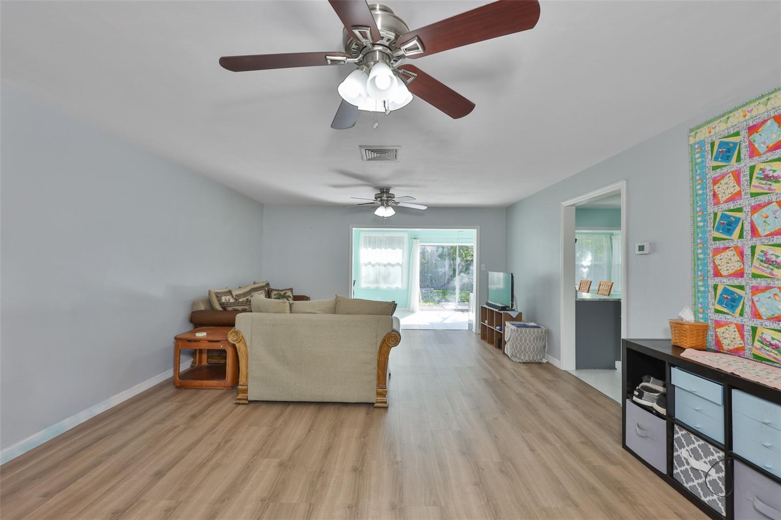 2335 SURREY LN