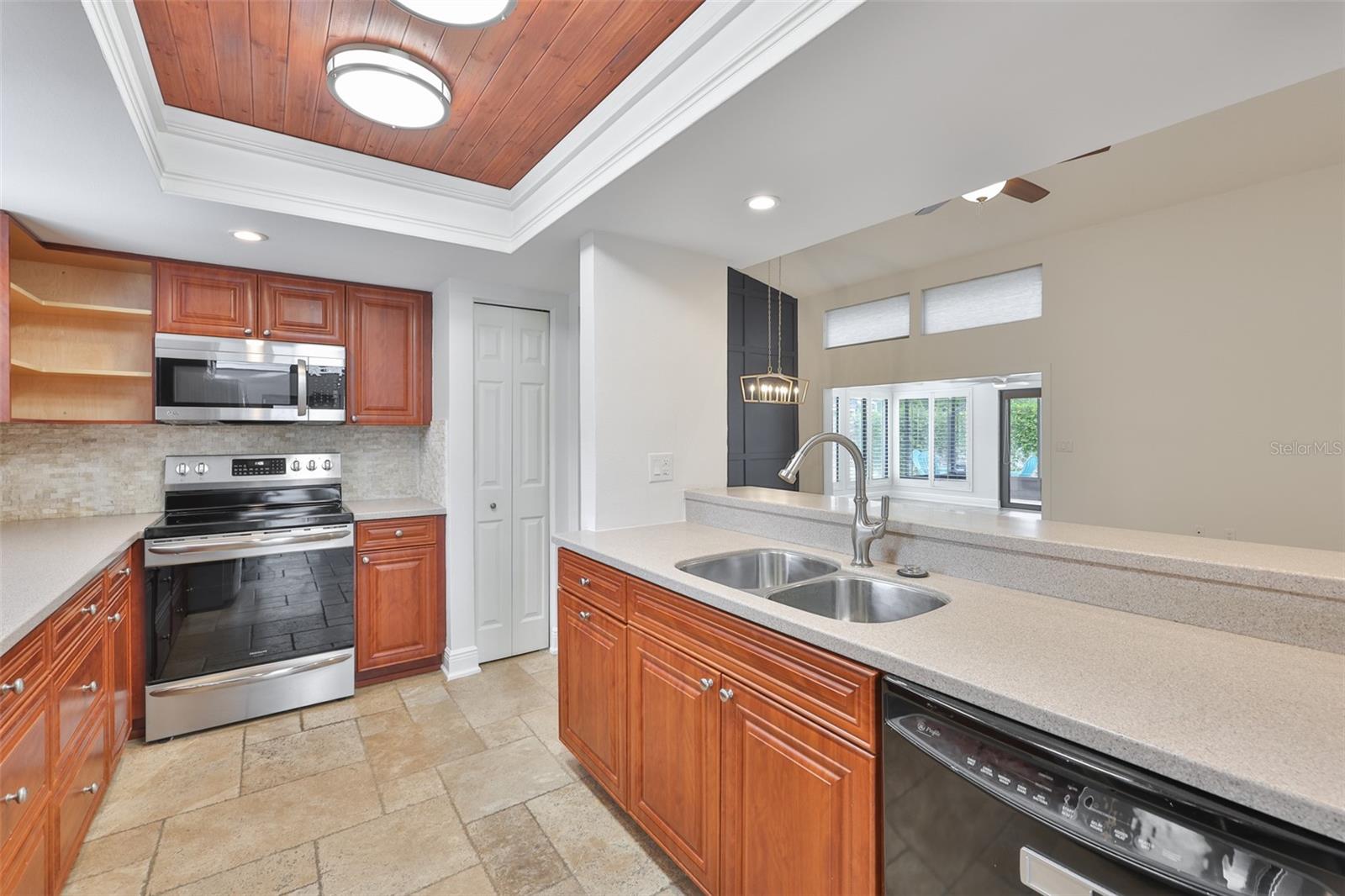 14651 VILLAGE GLEN CIR