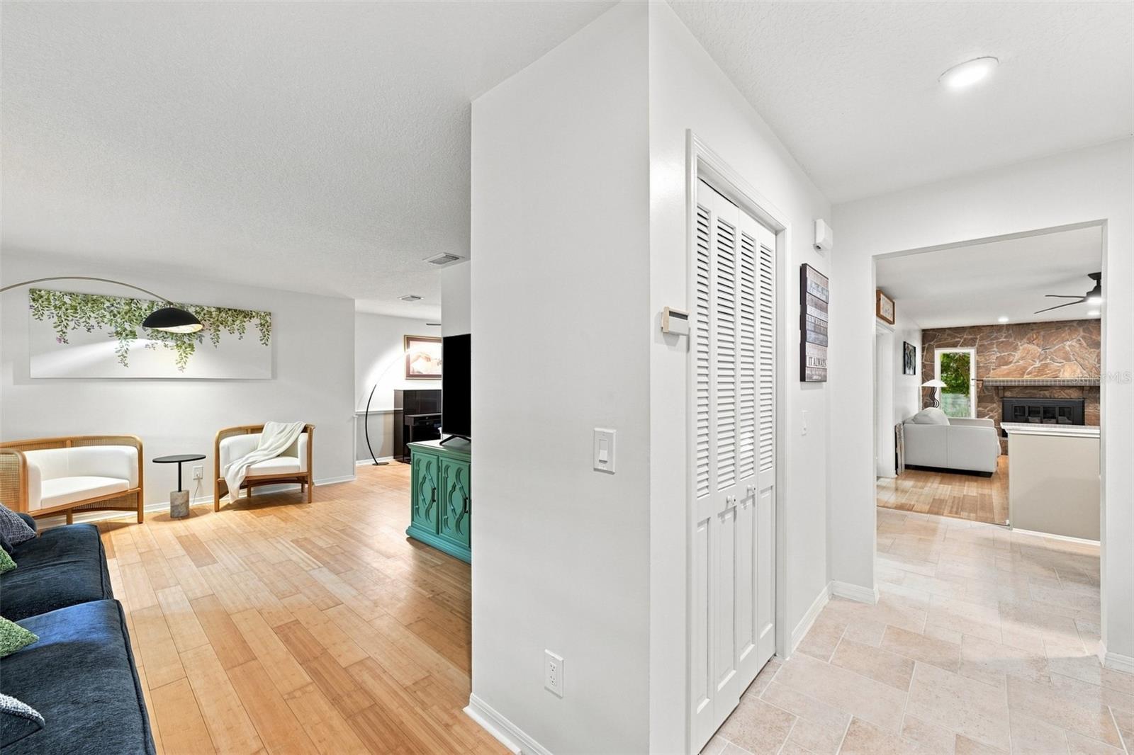 2107 W FORE DR