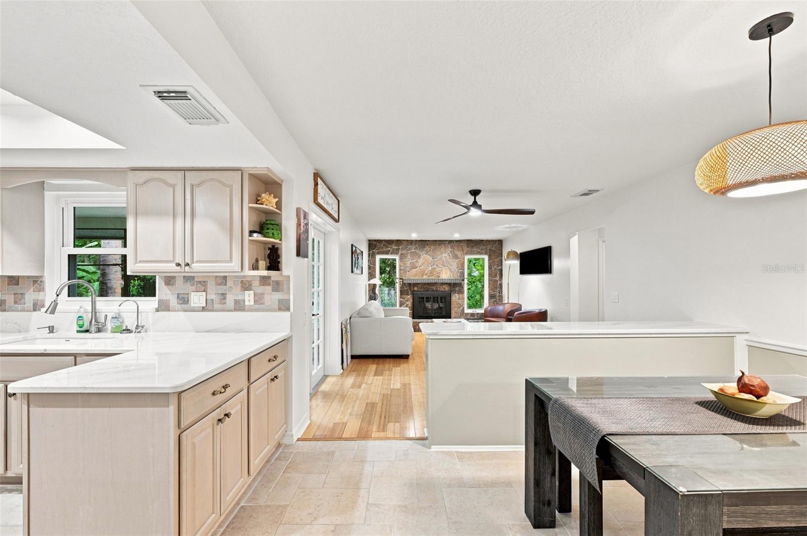 2107 W FORE DR