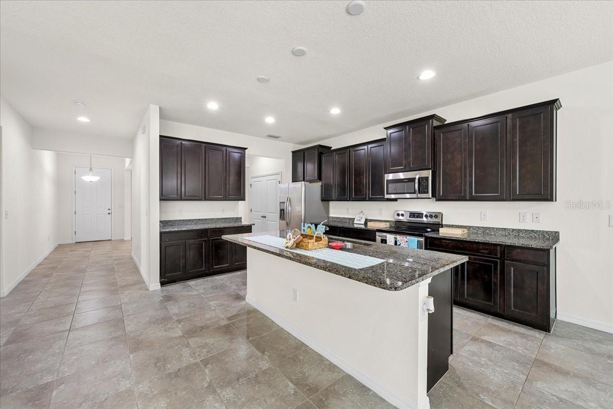 5715 HEVENA CT