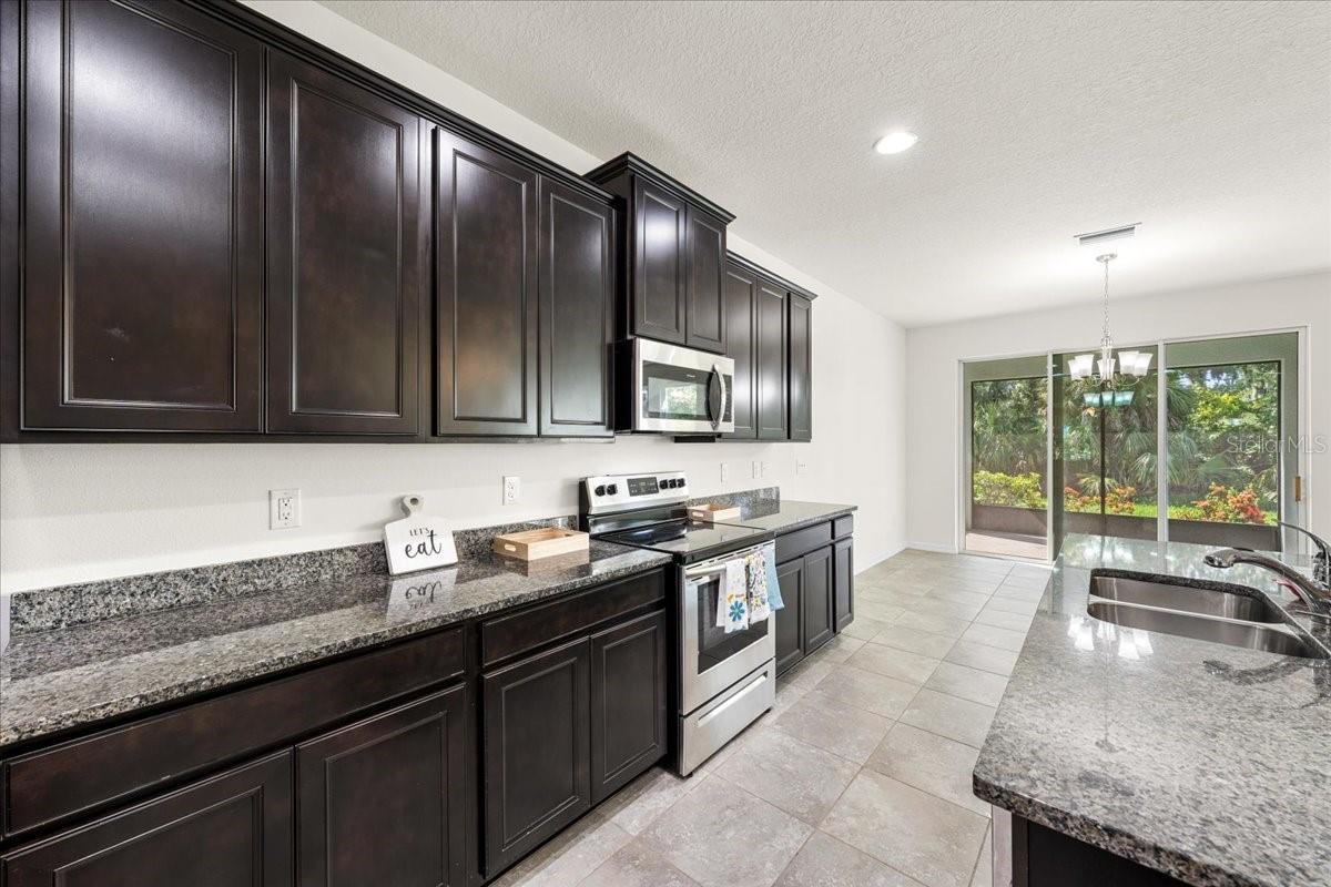 5715 HEVENA CT