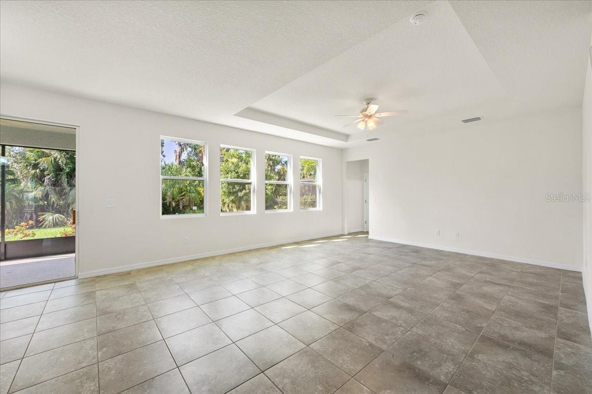 5715 HEVENA CT