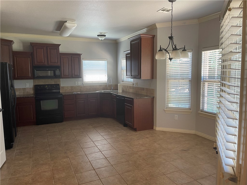 1902 SW Aspen Street