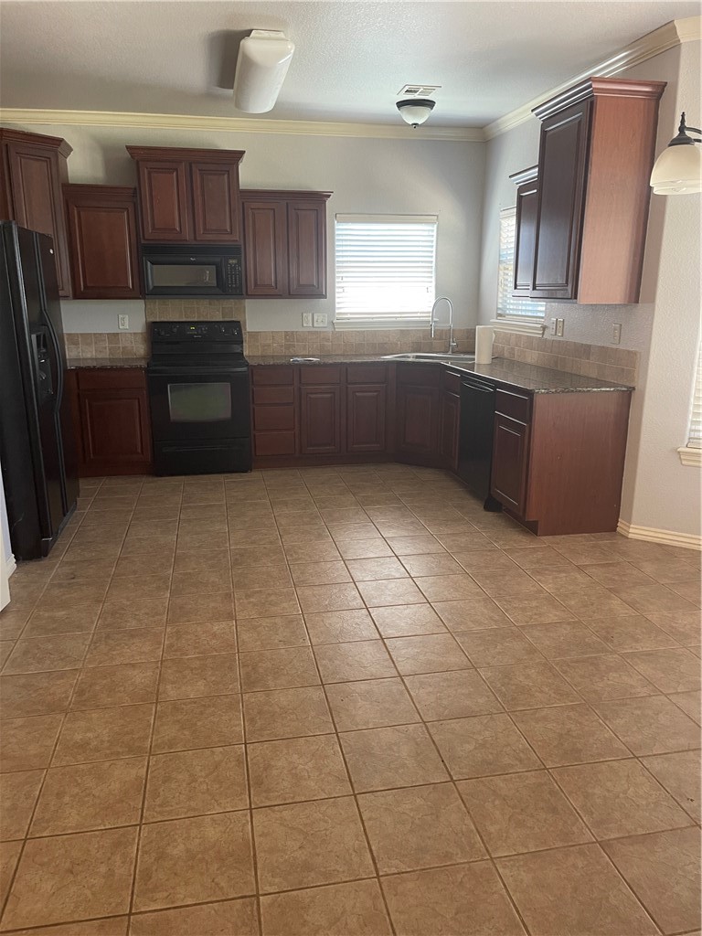 1902 SW Aspen Street