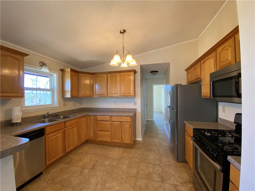 39 Sheneman Drive