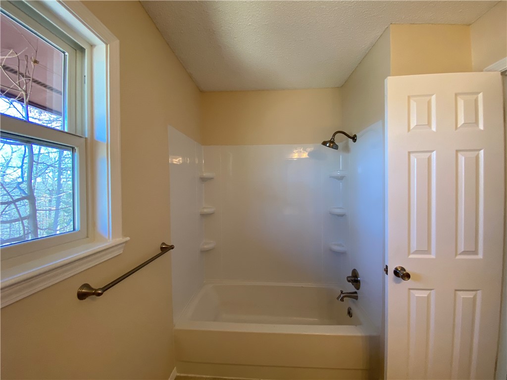 39 Sheneman Drive